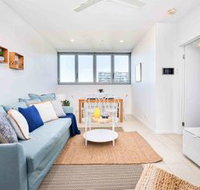Bright 2 Bedroom Seafoam Apartment - Accommodation Newcastle