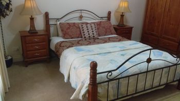 Deloraine Comfort - Accommodation Newcastle 0
