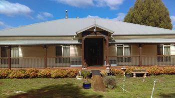 Deloraine Comfort - Accommodation Newcastle 4