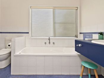 Bali Blue - Accommodation Newcastle 5