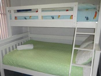 Lakeside Getaway - Accommodation Newcastle 5