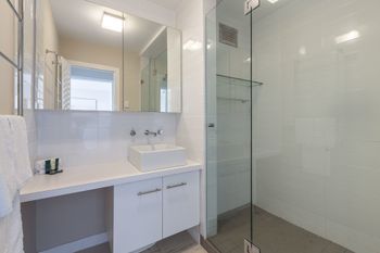 Cottesloe Azura Apartment - Accommodation Newcastle 4