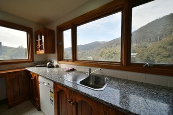 Mountain Vista 4 - Accommodation Newcastle 2