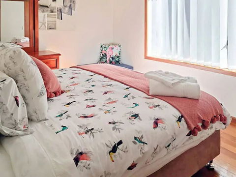 Sun, Beach, Shops, Wifi, Netflix - Accommodation Newcastle 2