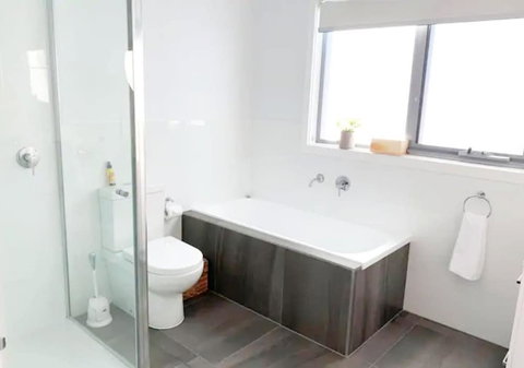 Brand New Home - 10min To Beach & Torquay - Accommodation Newcastle 1