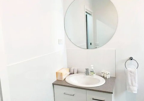 Brand New Home - 10min To Beach & Torquay - Accommodation Newcastle 5