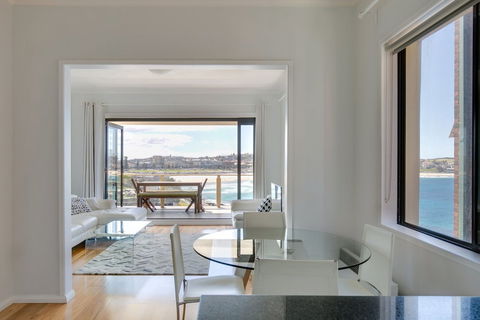 Ultimate Bondi Escape - Accommodation Newcastle 3