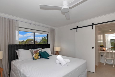 Oceanside Apartment - LAMER9 - Accommodation Newcastle 3