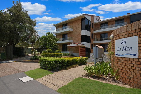 Oceanside Apartment - LAMER9 - Accommodation Newcastle 0
