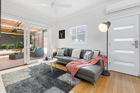 AMORE - Accommodation Newcastle 5