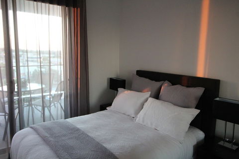 Evelyn507 - Accommodation Newcastle 3