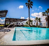 Modern apartment with pool  spa - Accommodation Newcastle