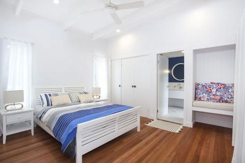 THE PERFECT BEACH HOUSE - Accommodation Newcastle 2