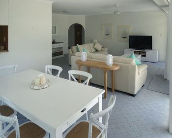 Albacore Unit 1 12 Ondine Close - Accommodation Newcastle 2