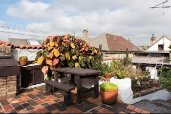 Clovelly Beach Cottage H372 - Accommodation Newcastle 0