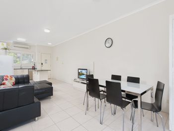 Sandy Point Road Unit 337 265 Pacific Blue - Accommodation Newcastle 3