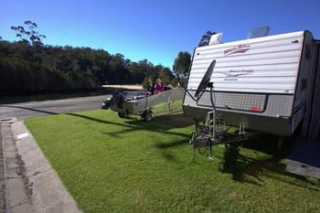 Sapphire Sun Eco Holiday Village - Accommodation Newcastle 3