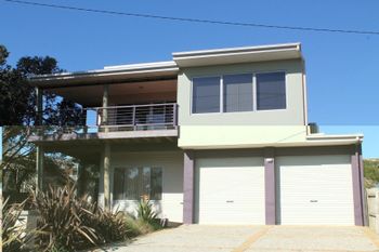 Redrocks Retreat - Accommodation Newcastle 1