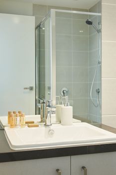 Spacious & Bright 1 Bedroom Apartment - Accommodation Newcastle 1