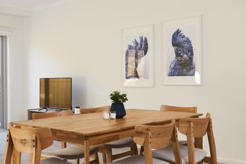 Spacious & Bright 1 Bedroom Apartment - Accommodation Newcastle 4