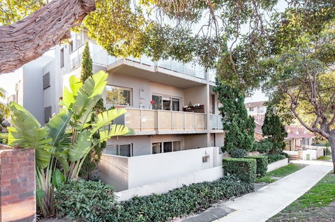Bondi Beach Executive Penthouse - Accommodation Newcastle 0