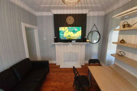 Incredible Location 2 Bedroom Bondi Beach Apartment - Accommodation Newcastle 5