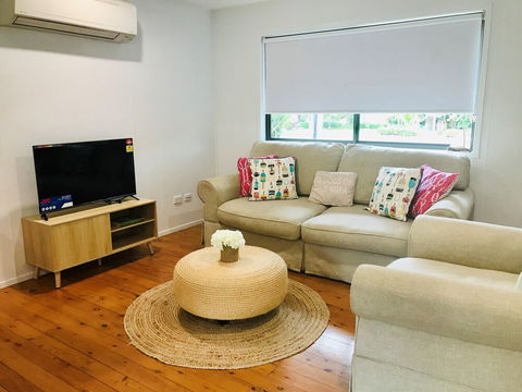 Coastal Cottage - Cannonvale - Accommodation Newcastle 6
