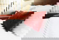 Sandy Toes Cottage By The Sea - Accommodation Newcastle 0