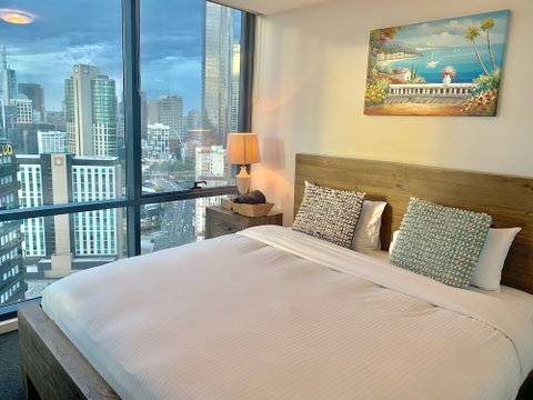 Luxury Apartment With View - Accommodation Newcastle 4