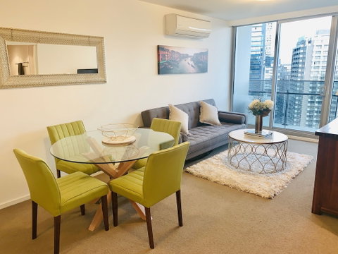 Luxury Apartment With View - Accommodation Newcastle 0