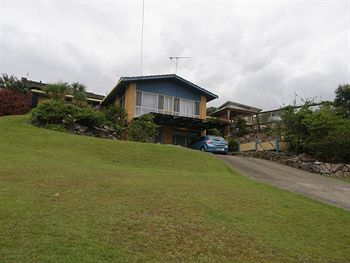 Ambience Holiday Apartments - Accommodation Newcastle 2