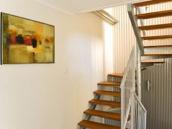 Seaspray Apartments - Accommodation Newcastle 3