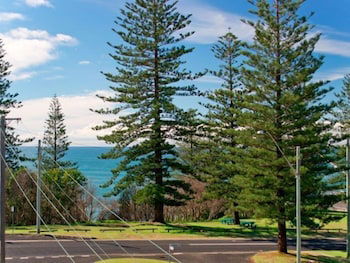 Seaspray Apartments - Accommodation Newcastle 5