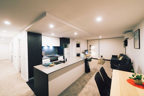 MidNight Apartment - Accommodation Newcastle 2