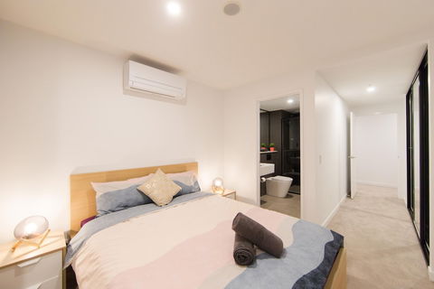 MidNight Apartment - Accommodation Newcastle 4