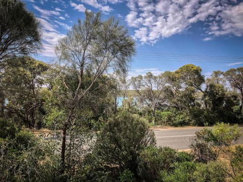 Samphire Beach House - Accommodation Newcastle 2
