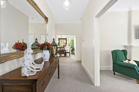 Boutique Stays - Frankie's Place - Accommodation Newcastle 4