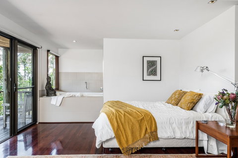 Your Luxury Escape - Cedar View - Accommodation Newcastle 6