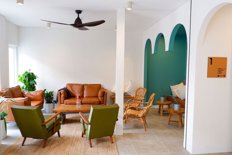 Stoke Beach House - Accommodation Newcastle 2