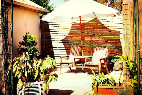 Little Auberge - Accommodation Newcastle 0