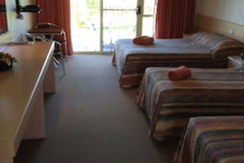 Tenterfield Golf Club Fairways Lodge - Accommodation Newcastle 4