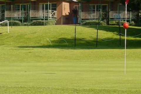 Tenterfield Golf Club Fairways Lodge - Accommodation Newcastle 2