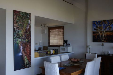 Beach Front The Wedge - Adults Only - Accommodation Newcastle 2