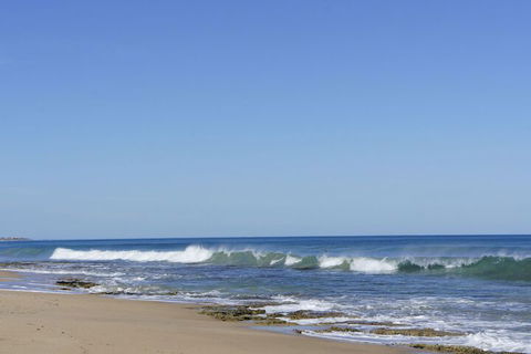 Beach Front The Wedge - Adults Only - Accommodation Newcastle 4