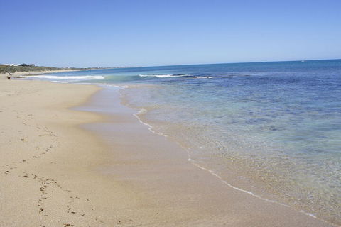 Beach Front The Wedge - Adults Only - Accommodation Newcastle 3