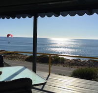 Beach Front The Wedge - Adults Only - Accommodation Newcastle