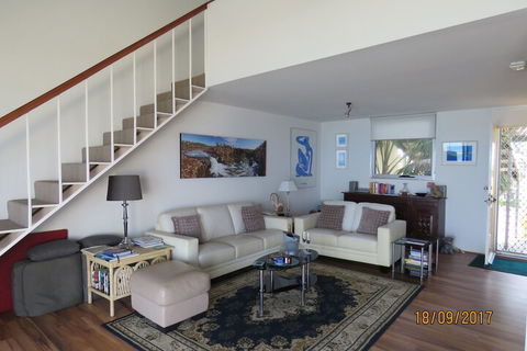 Beach Front The Wedge - Adults Only - Accommodation Newcastle 5
