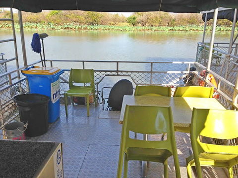Mary River House Boats - Accommodation Newcastle 0