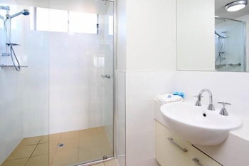 P A Apartments - Accommodation Newcastle 6