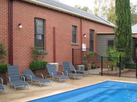 Finches Of Beechworth - Accommodation Newcastle 1